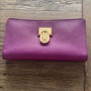 Michael kors ziparound wallet eggplant